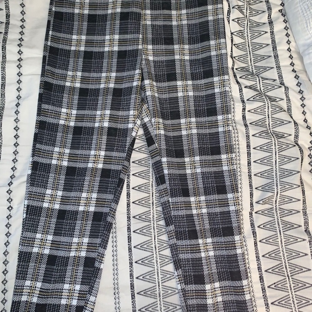 Medium Forever 21 plaid pants